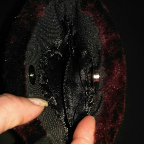 FLASH SALE! Super Cute Mini-Bag, Black, Burgundy Faux-Fur Trim, Firm Handle - Picture 7 of 7